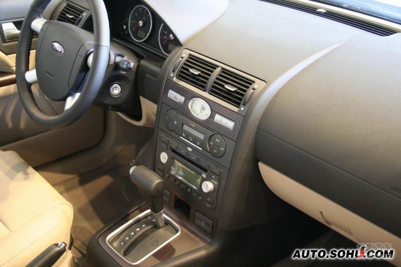 福特蒙迪欧内饰图片t90060】