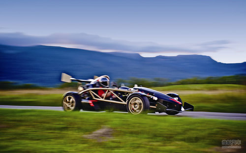 ӳײ ־Լ Ariel Atom V8