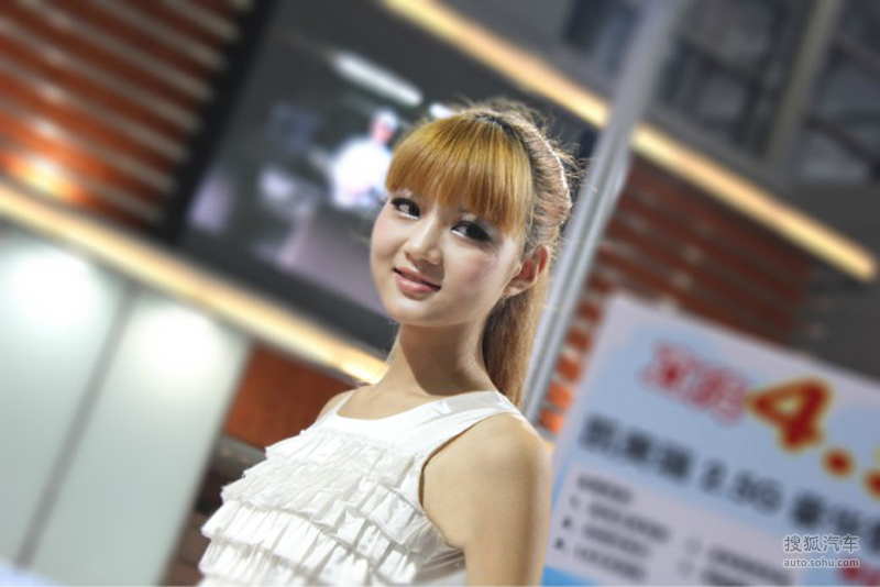 2012无锡车展美女车模图片