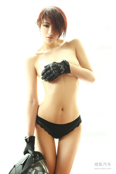 欧美机车女郎全裸拍照 尺度大得无法想象(269