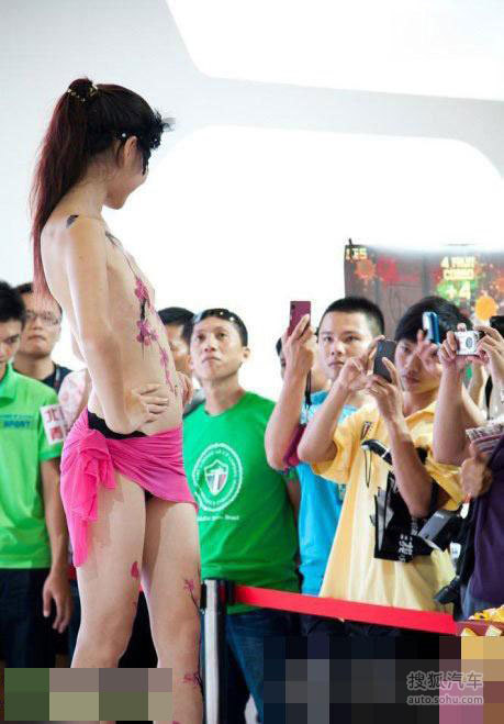 车展惊现大胆超美少女裸体彩绘-综合图片-搜狐