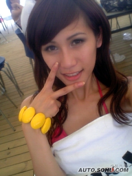 2009上海车展吉利车模张乙桂精彩写真图片