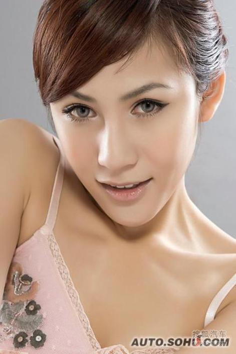 2009上海车展吉利车模张乙桂精彩写真图片