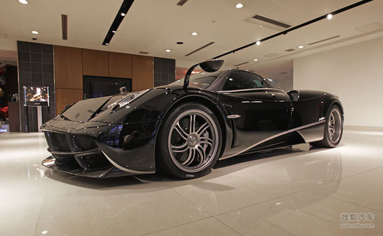 超跑中的艺术品 近距离欣赏帕加尼huayra