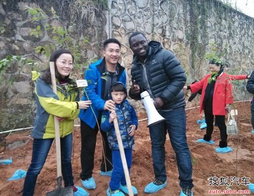 悦绿意,骅宝趣味英语植树亲子活动圆满结束_【