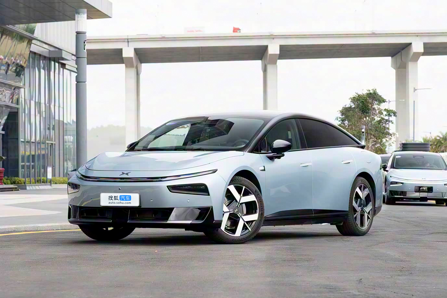 小鹏汽车P7+ 增程版