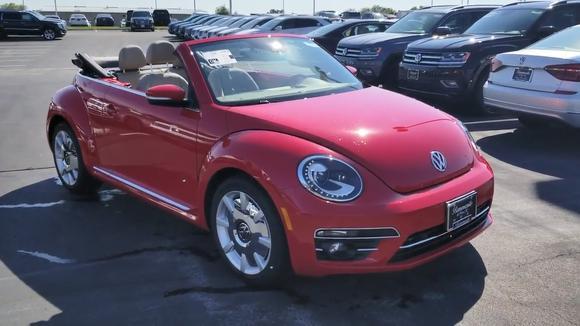 2018大众 甲壳虫Beetle SE 2.0 Turbo 软顶敞篷版细读