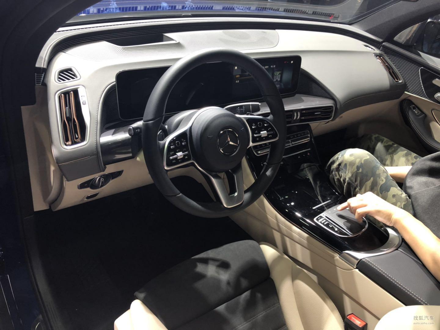 新能源反击，奔驰EQC亮相上海车展