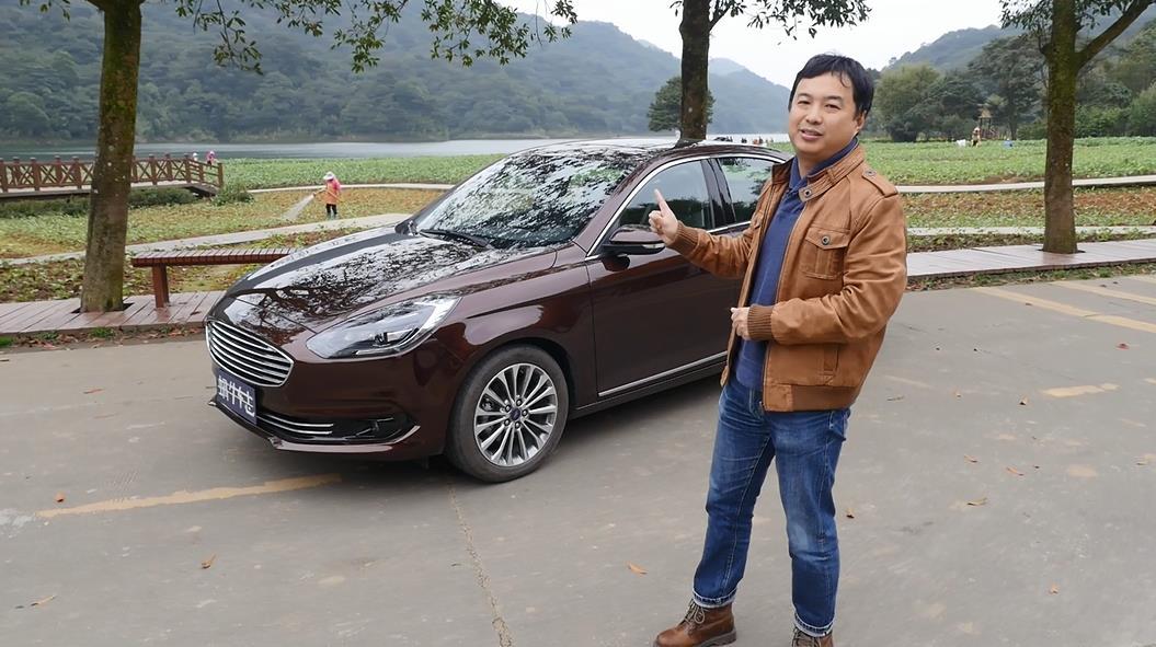 换装全新马丁脸，第一次发现三缸机也不错！试驾全新福特福睿斯