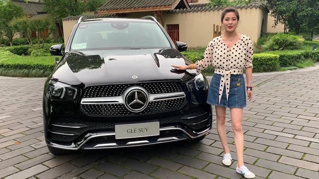 同等级豪华品牌SUV，选路虎发现还是它？