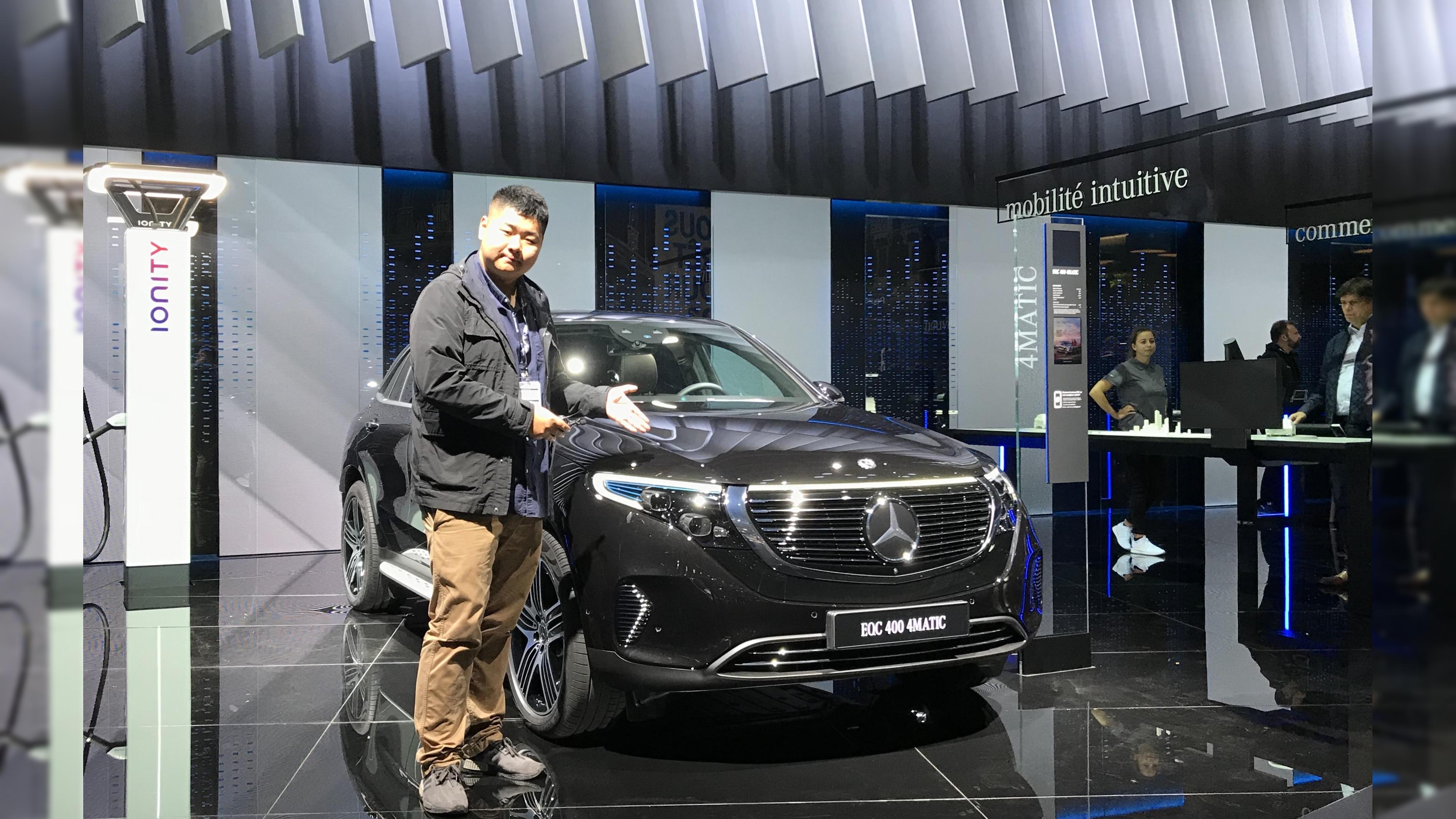 实拍车：首款电动SUV来袭 奔驰EQC亮相巴黎车展 要和特斯拉正面刚