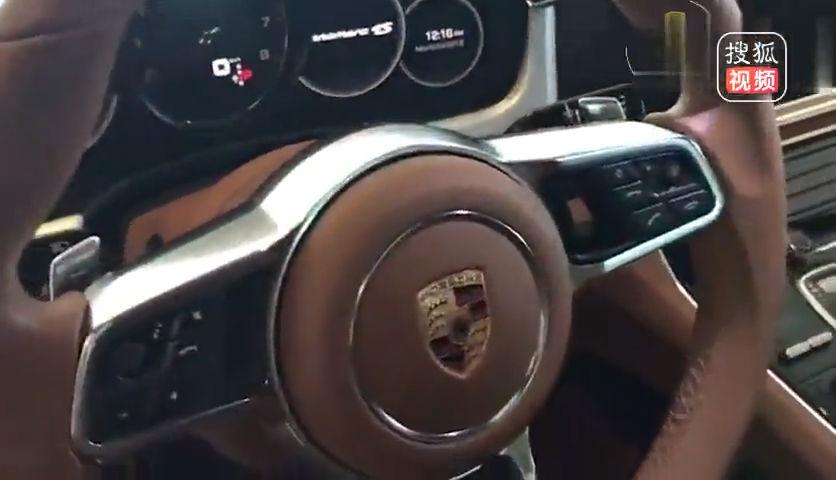 保时捷帕纳梅拉到货，打开车门后才是惊艳的开始