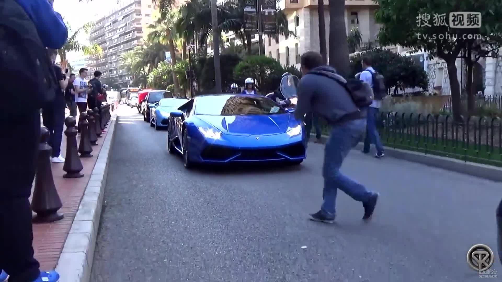 太拉风了 街拍蓝色兰博基尼Huracan