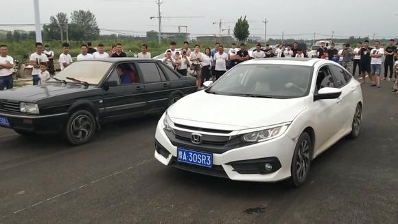 普桑提速太给力了，挑战本田思域加速比赛，丝毫没给大众丢脸！