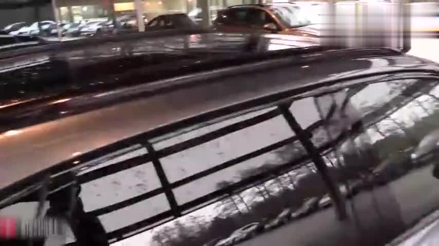 18款保时捷卡宴贯穿式LED灯亮起，坐进内饰后立马心动了