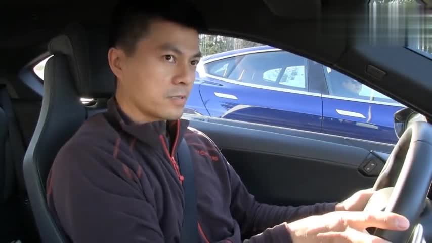 宝马i8挑战特斯拉S，起步时想砸车，跑起来后才感觉钱花到位了！