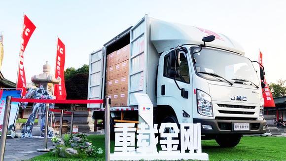 试驾江铃最新重载版轻卡 提速快，时速90公里过弯也稳如老狗