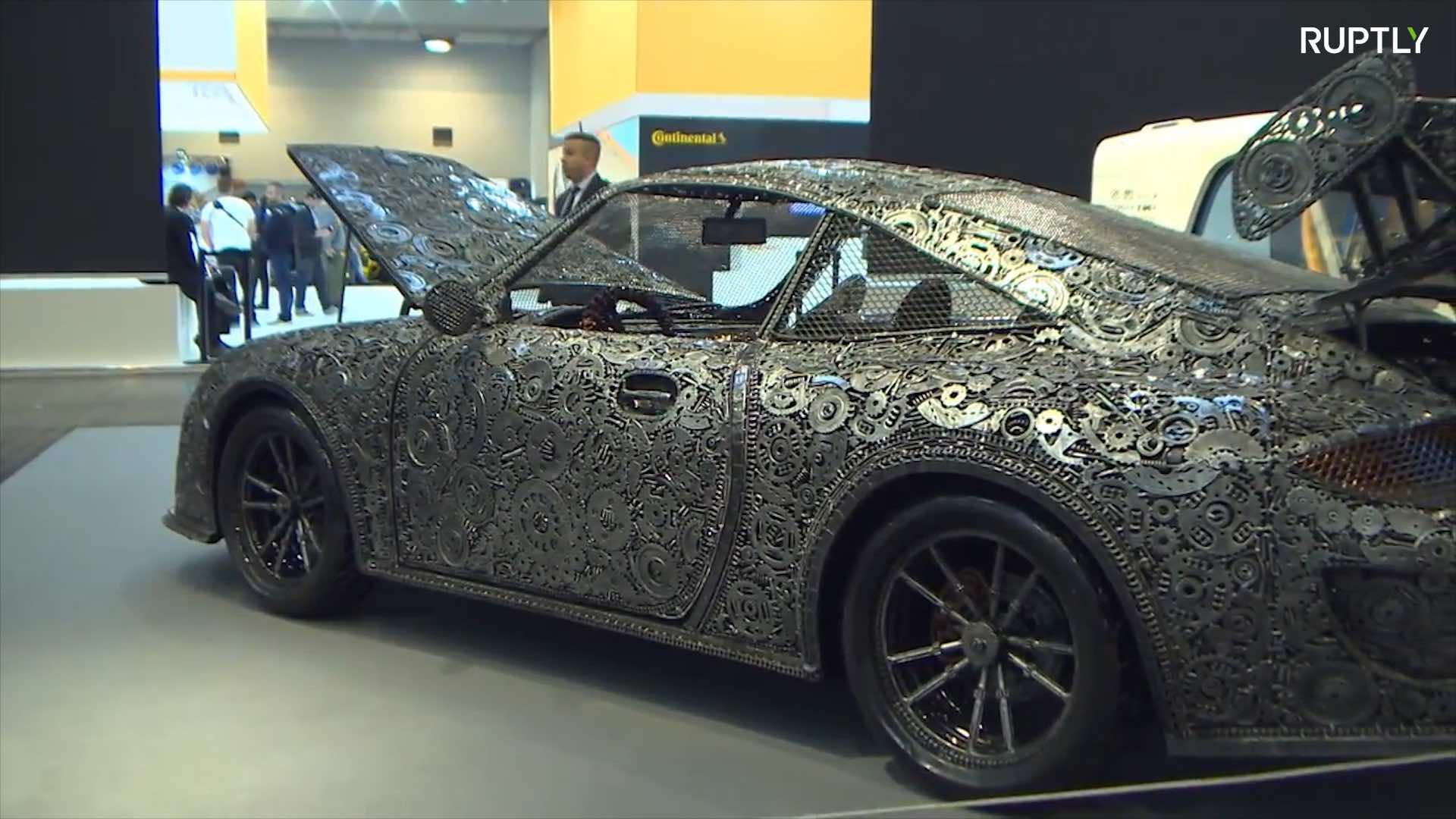 看一堆废铁如何化身为保时捷GT3模型