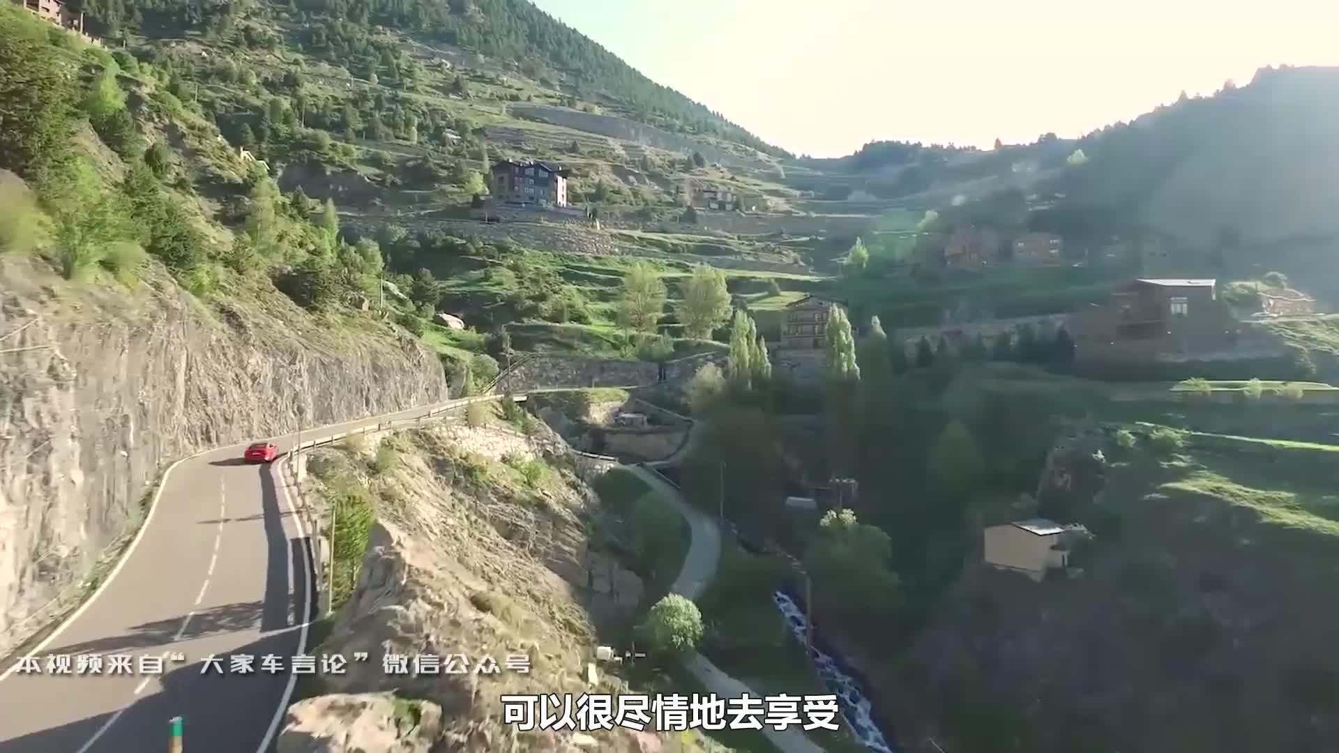 曾颖卓试驾全新奥迪RS5，不仅可以赶路还可以享受