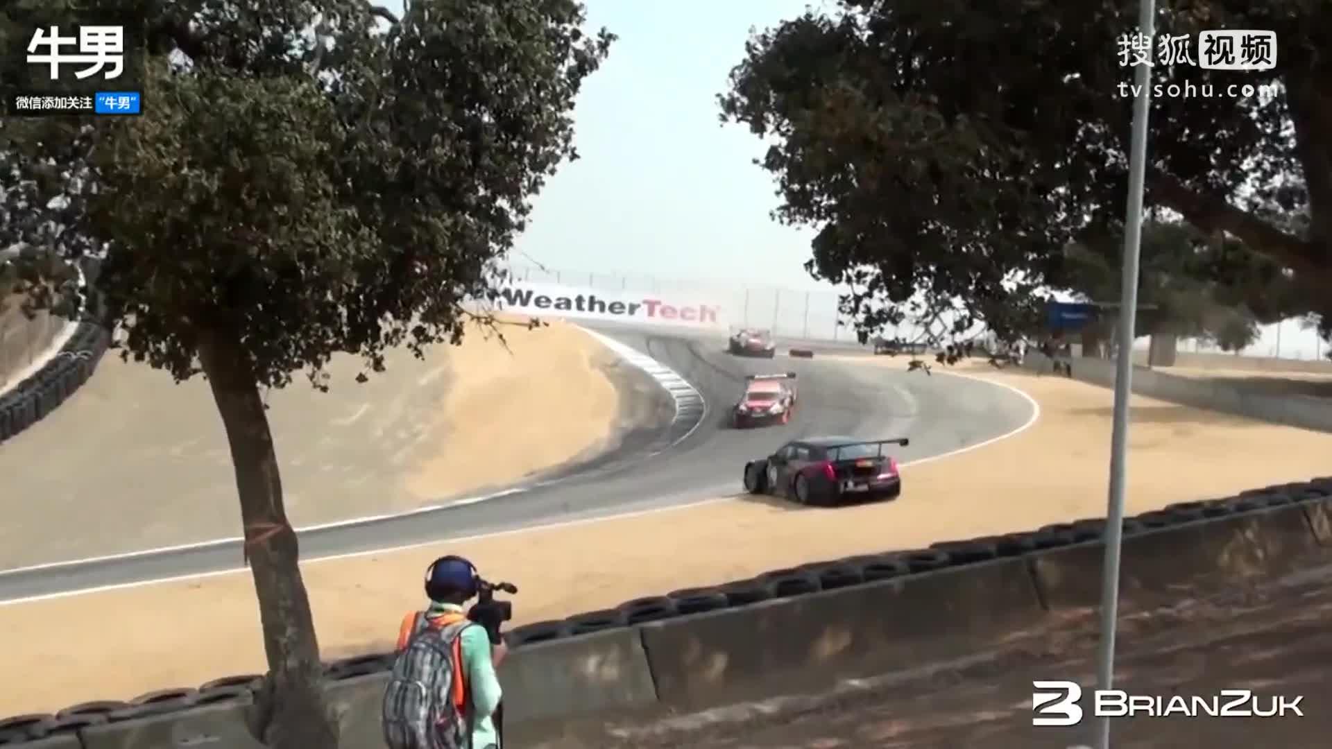 法拉利458 GT3 和凯迪拉克ATS-VR在Laguna Seca赛道相撞