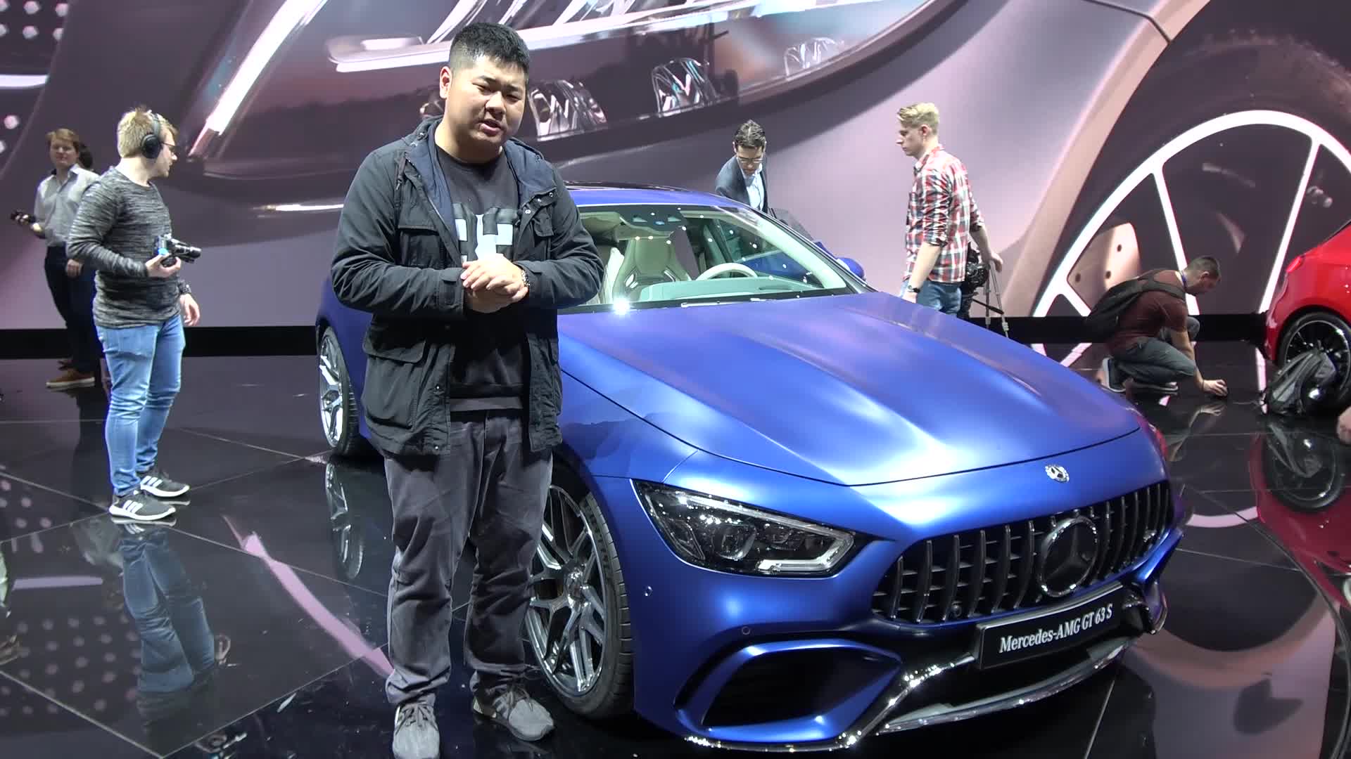 扬言要教保时捷Panamera做人！奔驰AMG GT四门版正式发布