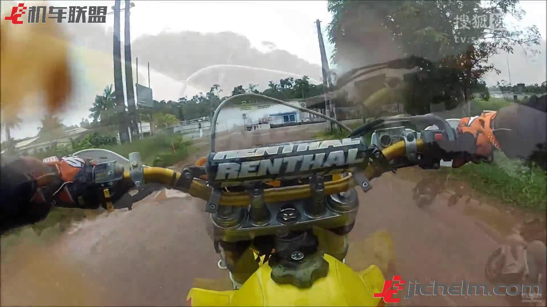 【机车联盟】铃木DRZ 400 SM越野车泥路耍车技，玩翘头！