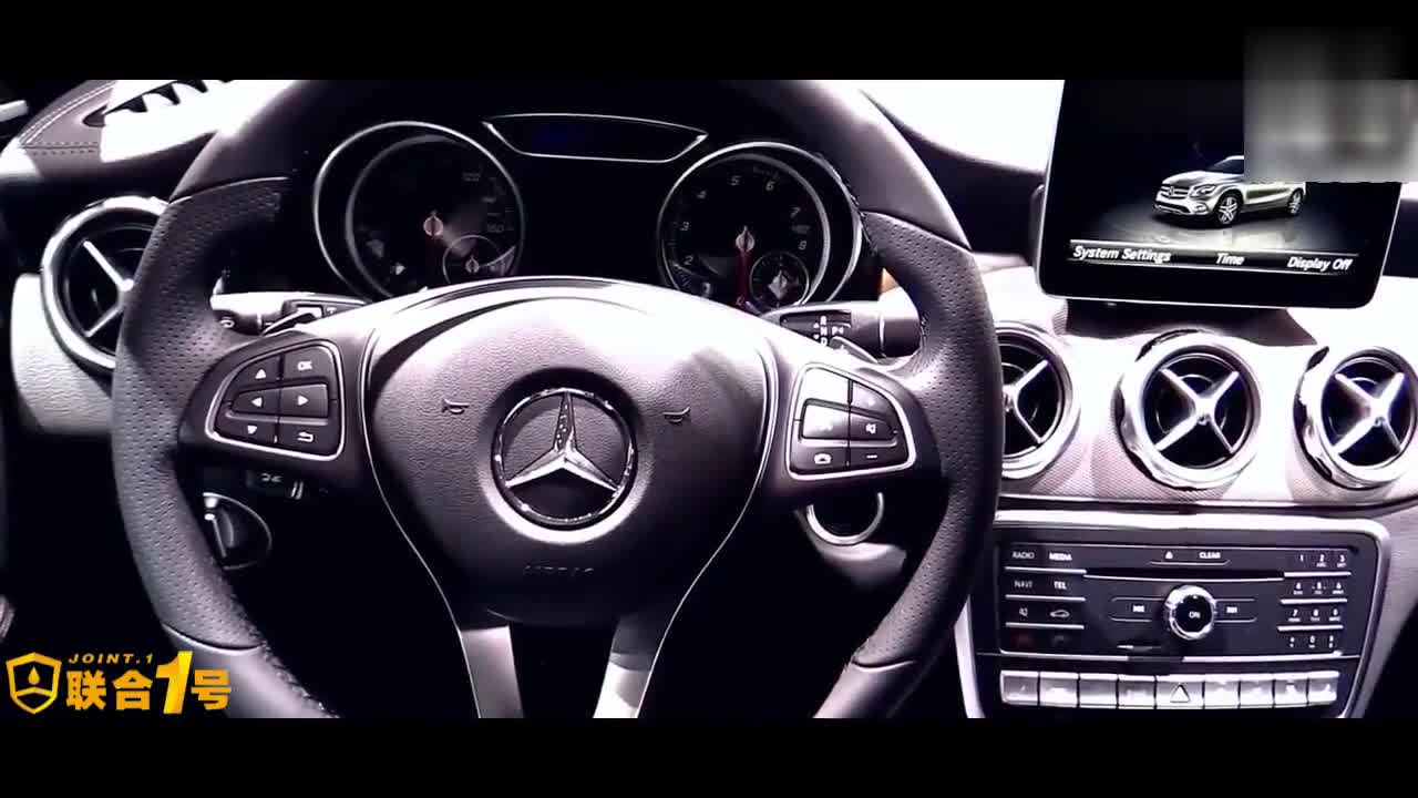俊美小后生 2018款奔驰GLA 4Matic 车展内外实拍