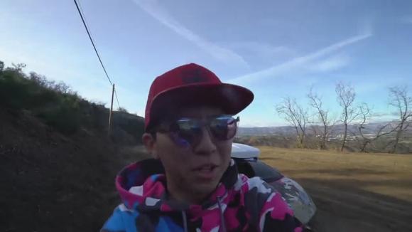 这泥泞的土路牧马人都不敢这么玩，兰博基尼和奥迪S3却开战了