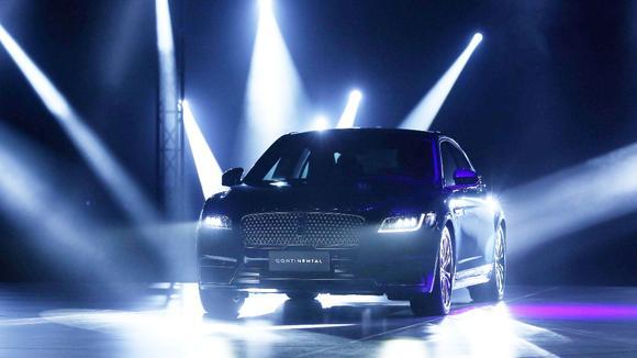 私人停机坪，林肯大陆VS直升机，梦想总是要有的，万一实现了呢