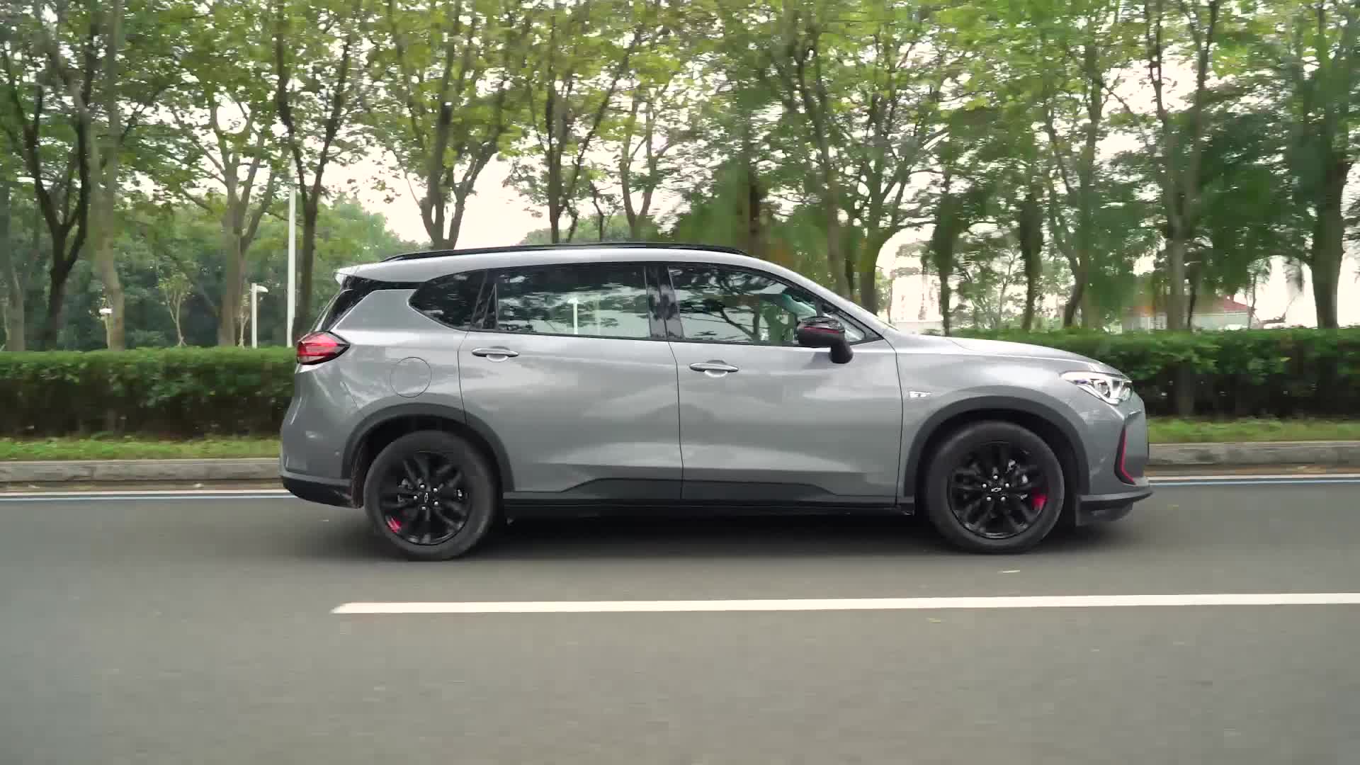 沃兰多约驾：亲身感受三排座轿车的多样魅力