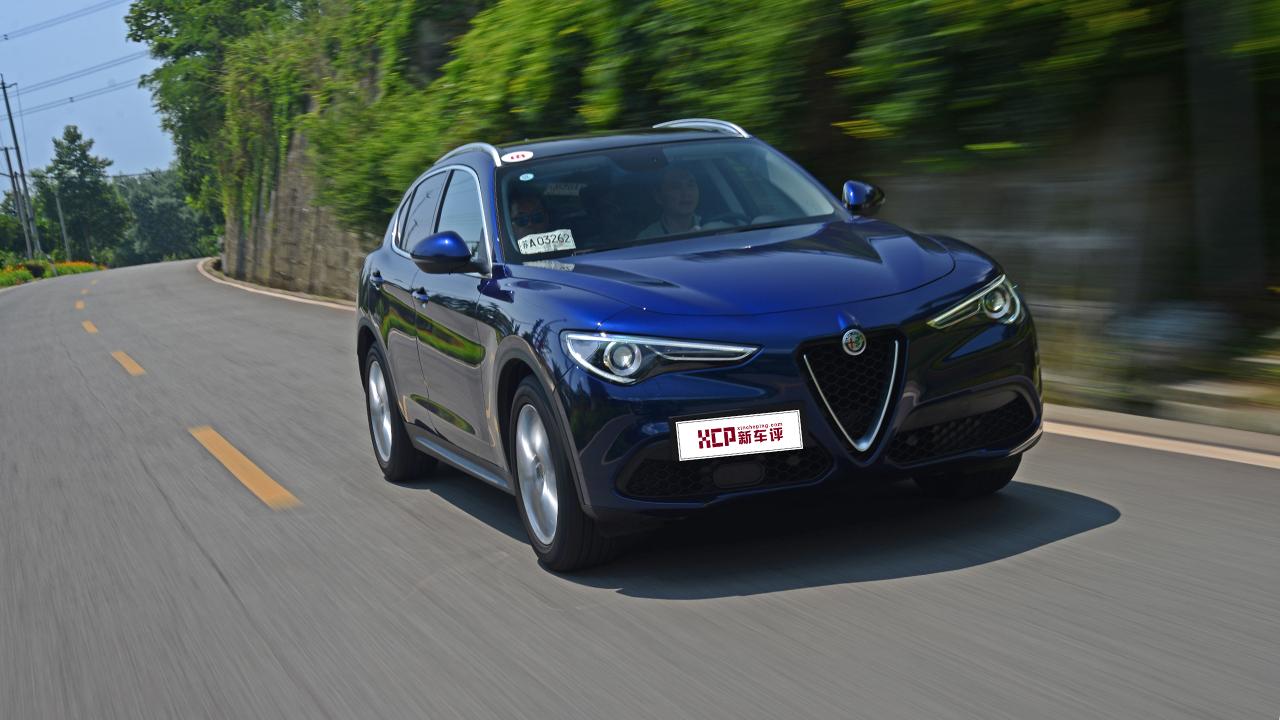 新车评网试驾阿尔法·罗密欧Stelvio视频