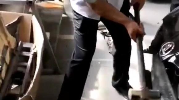 车主非要试试斯柯达 速派的防撞钢梁