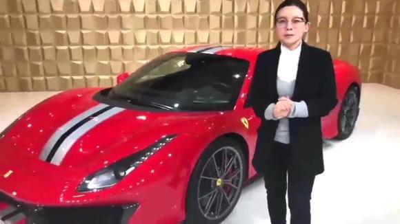 美女试驾法拉利488，太漂亮了，有这颜值还买什么兰博基尼！