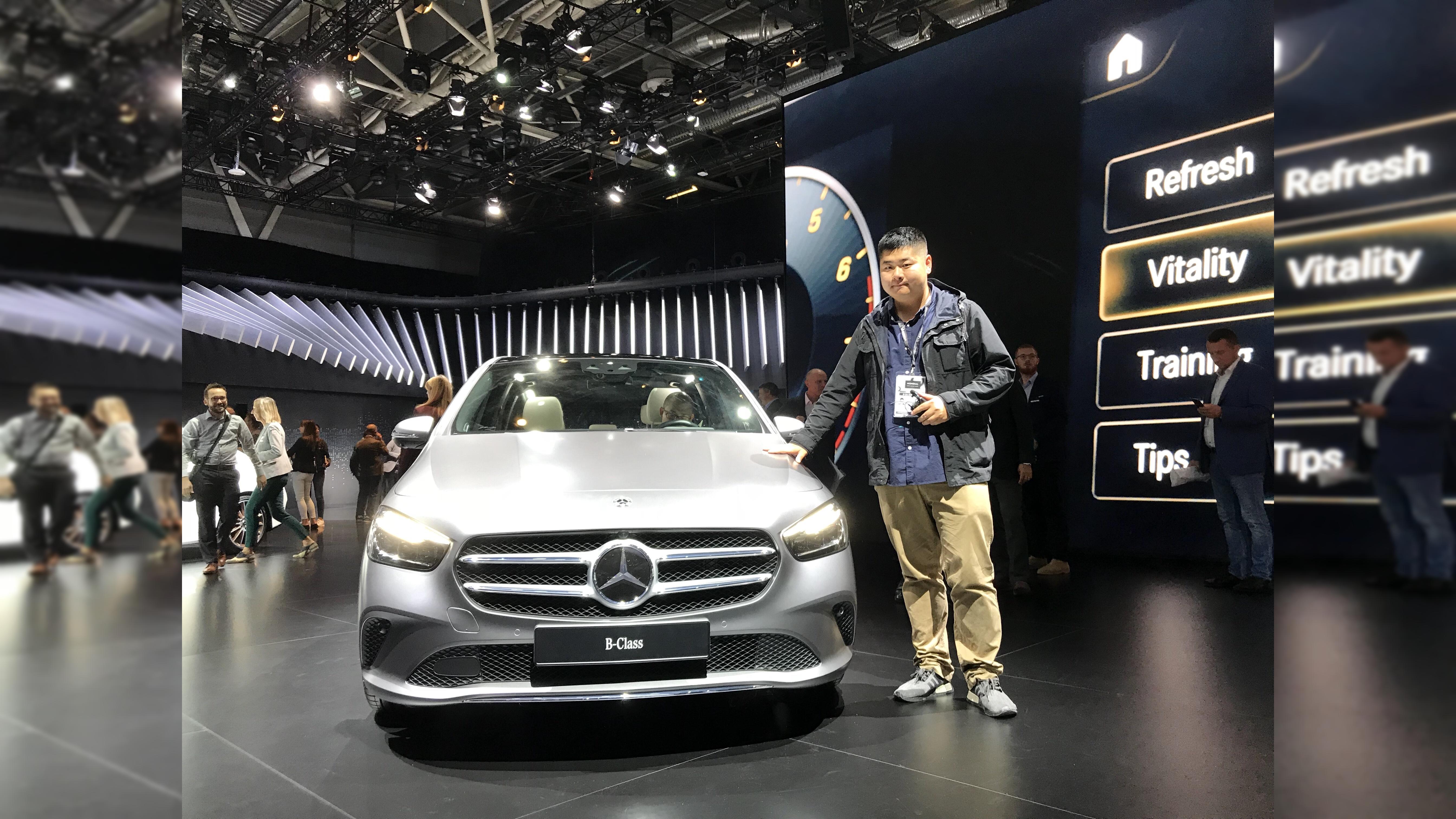 实拍车：外观最平庸最丑车型？奔驰B级亮相巴黎车展 空间没得说