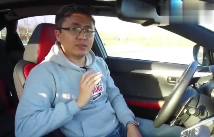 雷克萨斯NX的抬头显示本来是亮点，如今出现小问题掉档次！
