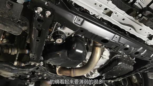 螺丝生锈铁皮油箱，雷克萨斯NX的底盘就是丰田RAV4