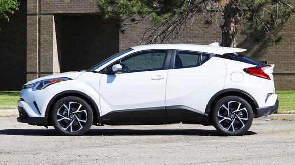 新入手丰田C-HR旗舰版，车主直夸：这车的操控可以用超级来形容