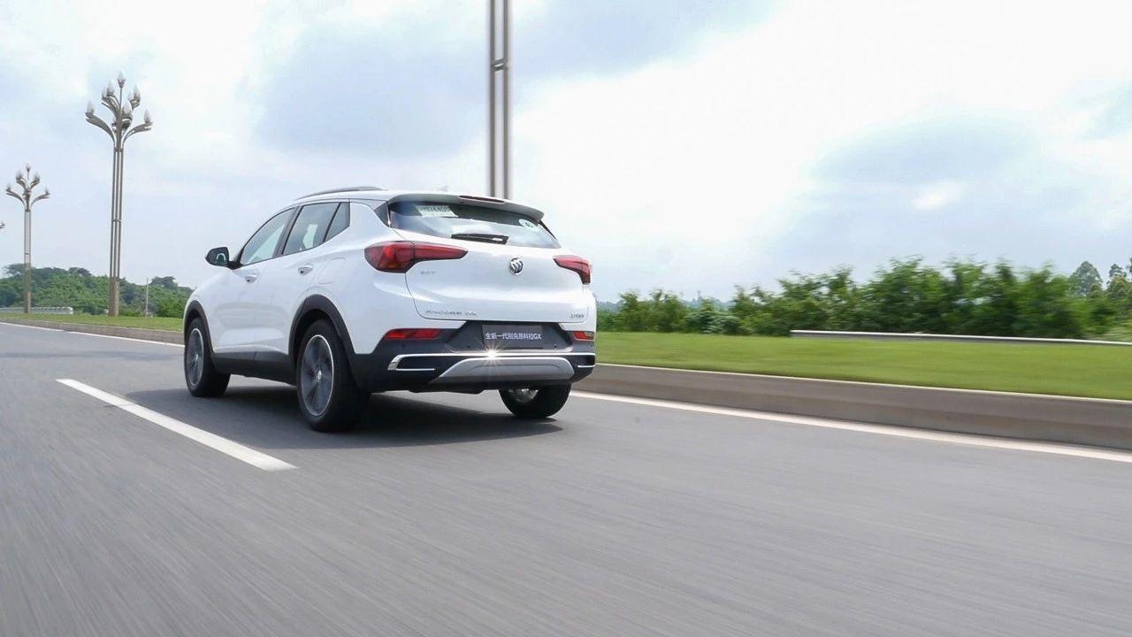 治愈你的「空间焦虑症」小涵抢先试驾别克昂科拉GX ，不只是大了一号