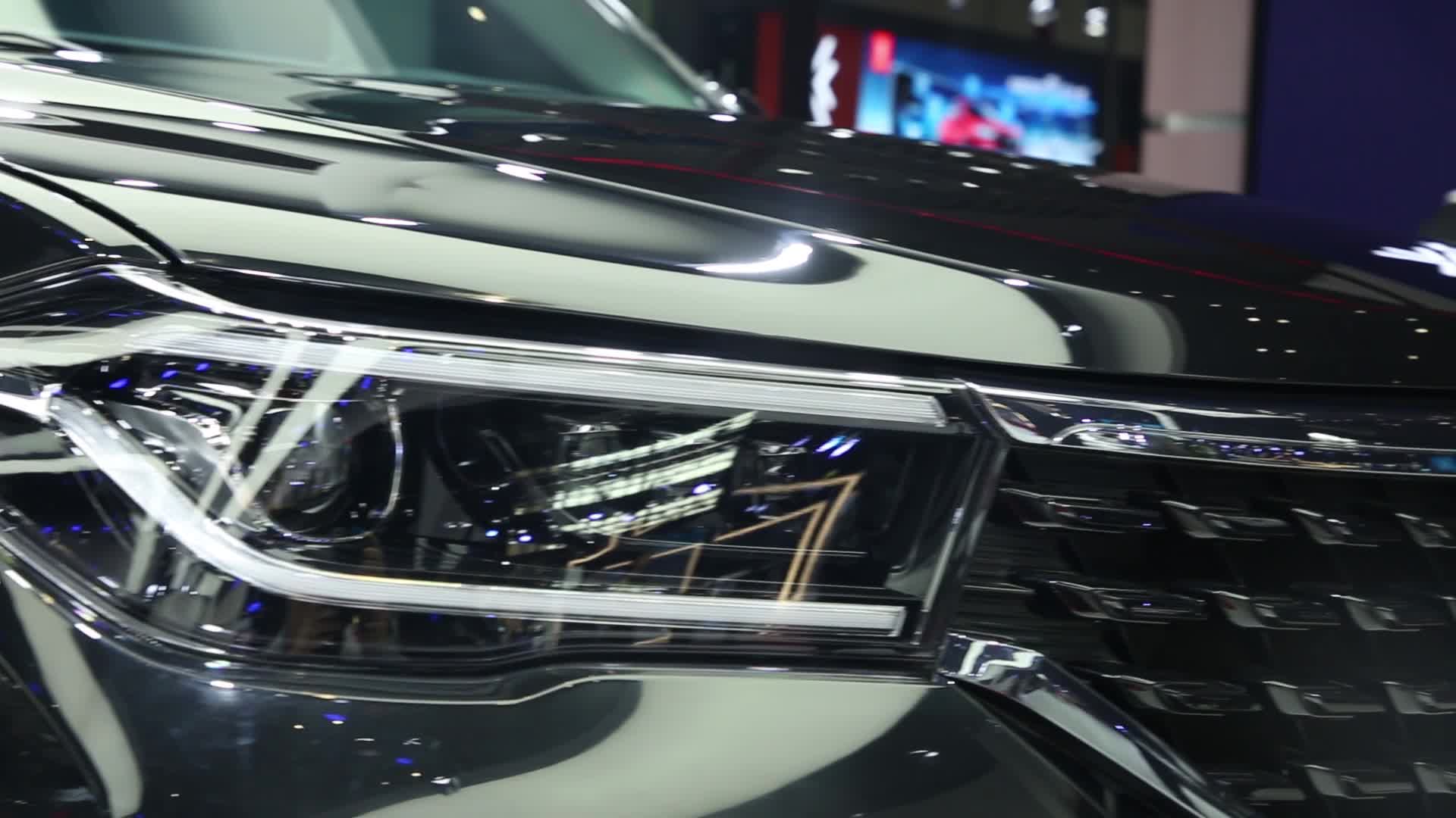 2019上海车展 华晨中华 中华V7 1.8T