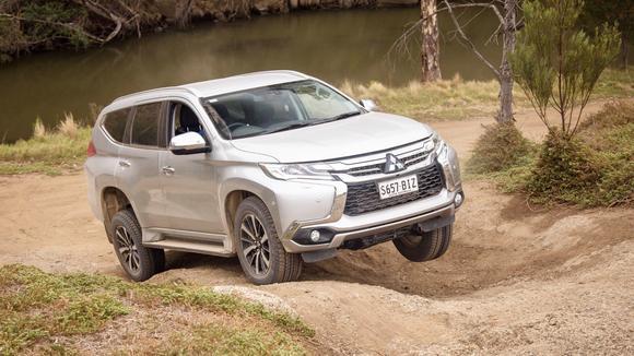 三菱要火，新帕杰罗运动版来了，硬派越野SUV，22.5万起售