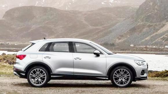 全新一代奥迪Q3来了，空间拉大内饰更豪华，买X1的该后悔了