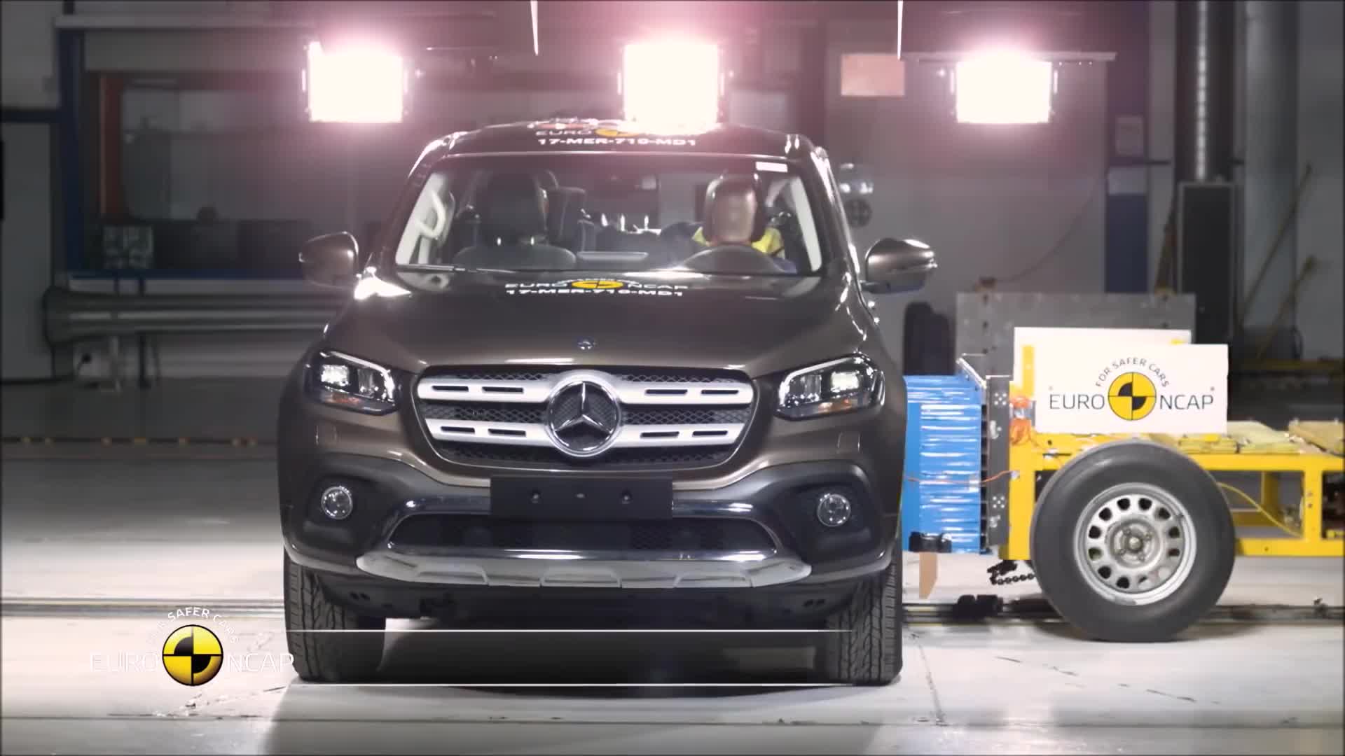 2018款奔驰X级皮卡 - 碰撞测试