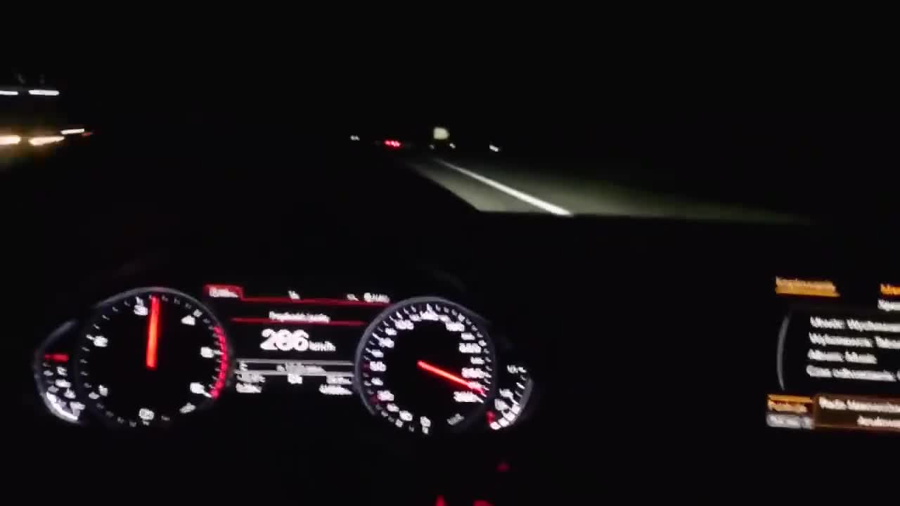 奥迪a8高速狂飙300kmh,转速不到4000