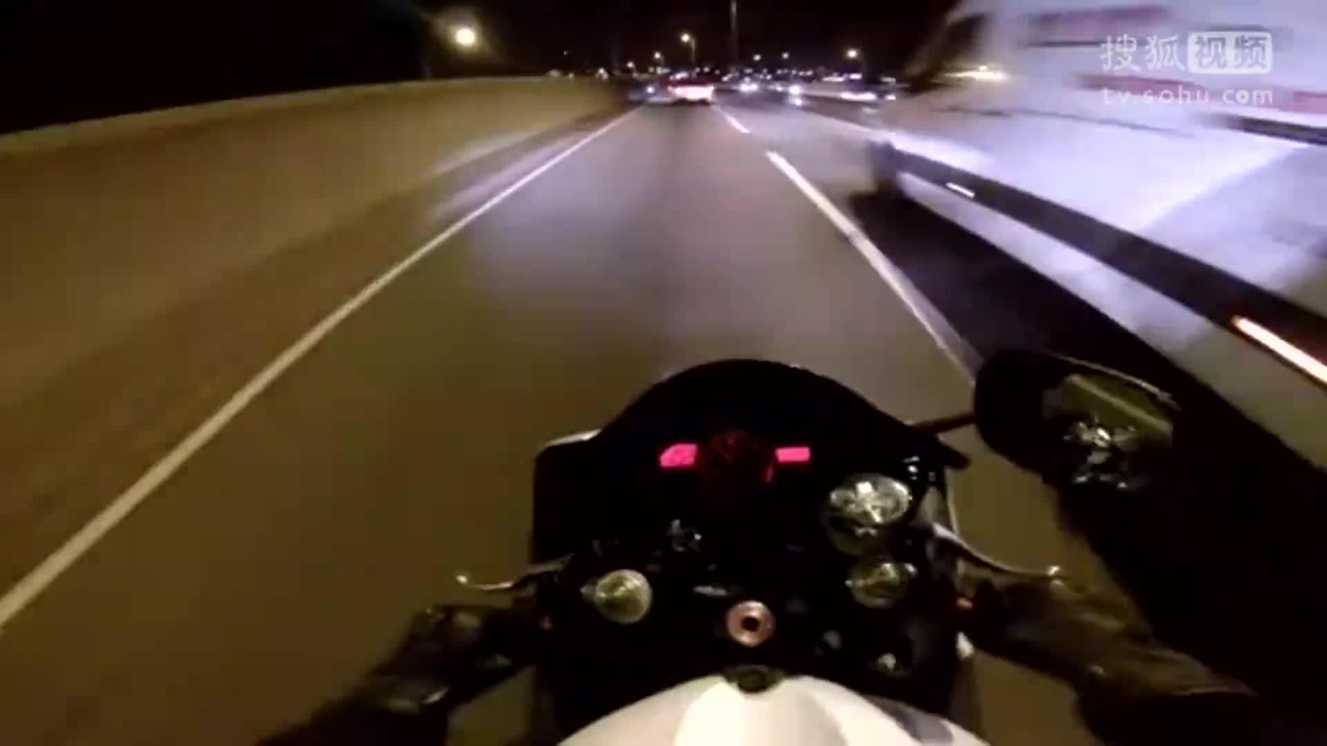 同样都是6字辈 雅马哈R6高速追逐宝马M6