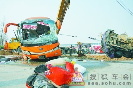河南许昌发生特大交通事故 致6人遇难22人伤-