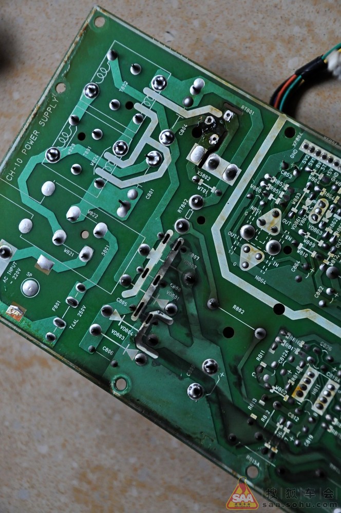 自己动手修理了家中的老式电视机