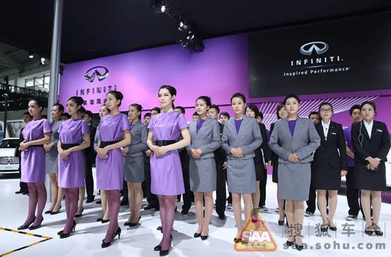 车展上的拍到的美女服务人员图片