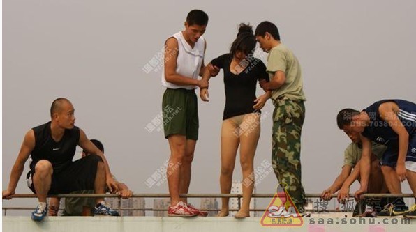 河北<em>丝袜</em>女跳楼事件! - 狐拍社(上海)