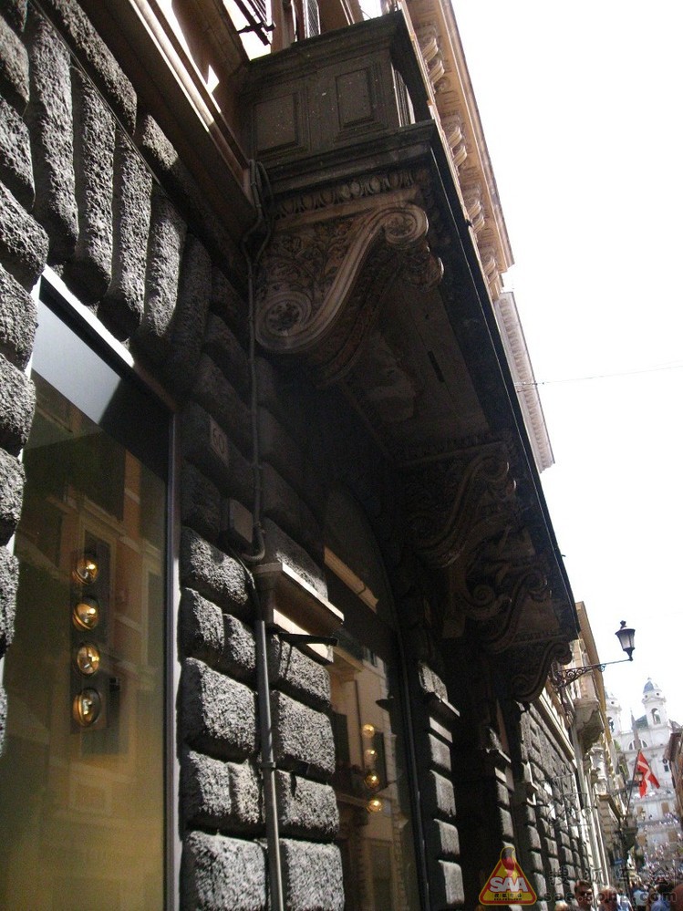 西班牙广场名店街 - 乐风-乐友队