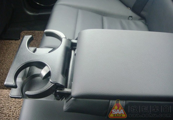 磁铁黑C200时尚提车,新车600公里,交个作业!_